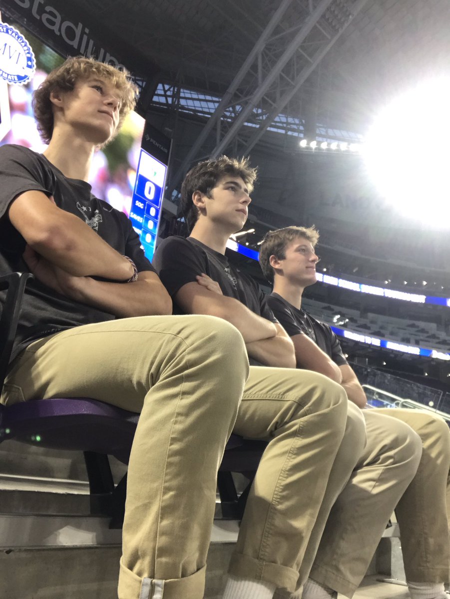 EdinaSoccer's tweet photo. Ger Section look looking strong! Letโs go Hornets!#bank๐๐ฆ#beebank https://t.co/sqApxfN2Jl