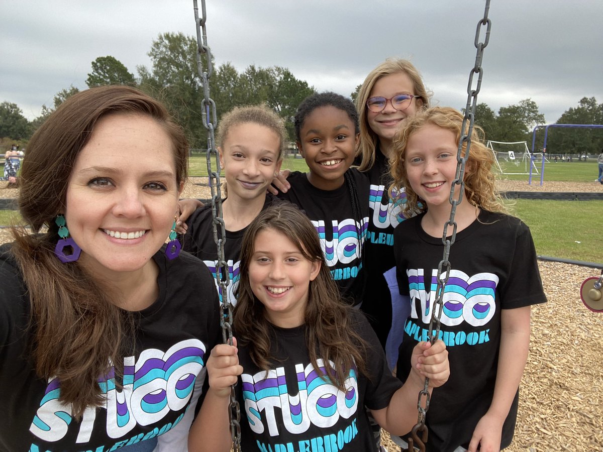 MBEStuCo's tweet photo. We LOVE our new StuCo shirts!!! @HumbleISD_MBE @CounselorMbe #mbeisfamily https://t.co/WoynqthKdl