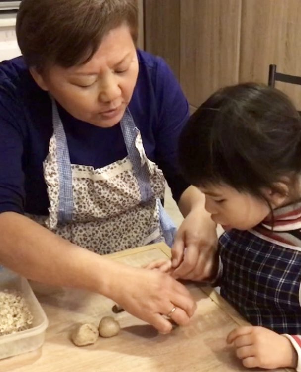 missetskaya's tweet photo. One of the famous Traditional Georgian dishes - Khinkali.
Large Georgian dumplings are filled with meat and spices and twisted into a knot at the top. 

Home made Georgian 🇬🇪 Khlinkali from our Korean 🇰🇷 Grandma. 
So delicious!

You should definitely try it during #WCDC2022
#iACD https://t.co/gIMOeXMDJT