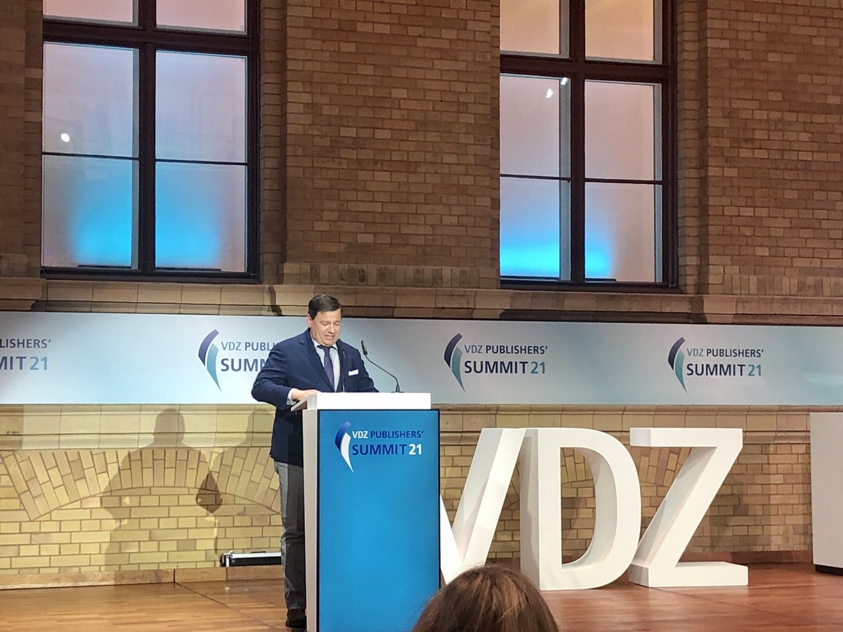 VCG_GSchunk's tweet photo. Holger Knapp, Sprecher der deutschen Fachpresse, über Fachmedien 360 Grad. „Fachmedien gestalten die Zukunft der Unternehmen“ @fachpresse_de #vdzps21 @VDZPresse https://t.co/IMk24WpIPl