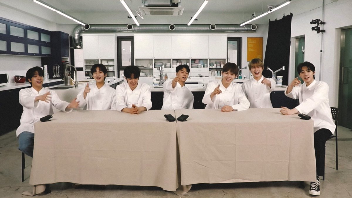 enhyfilm's tweet photo. en-o’clock episode fourteen! 🧑‍🍳 @ENHYPEN_members 

#ENHYPEN #엔하이픈 #エンハイプン https://t.co/3zWvFi7qXf