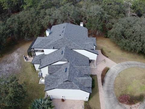 CRSLLC01's tweet photo. Check out this beautiful roof system our Orlando, FL #CertifiedTeam recently installed!🤩 This is GAF"s Slateline™ shingles, featuring bold shadow lines and tapered cut-outs to create the appearance of slate at only a fraction of the cost of traditional slate.
#mygafroof https://t.co/Z9CgIUackL