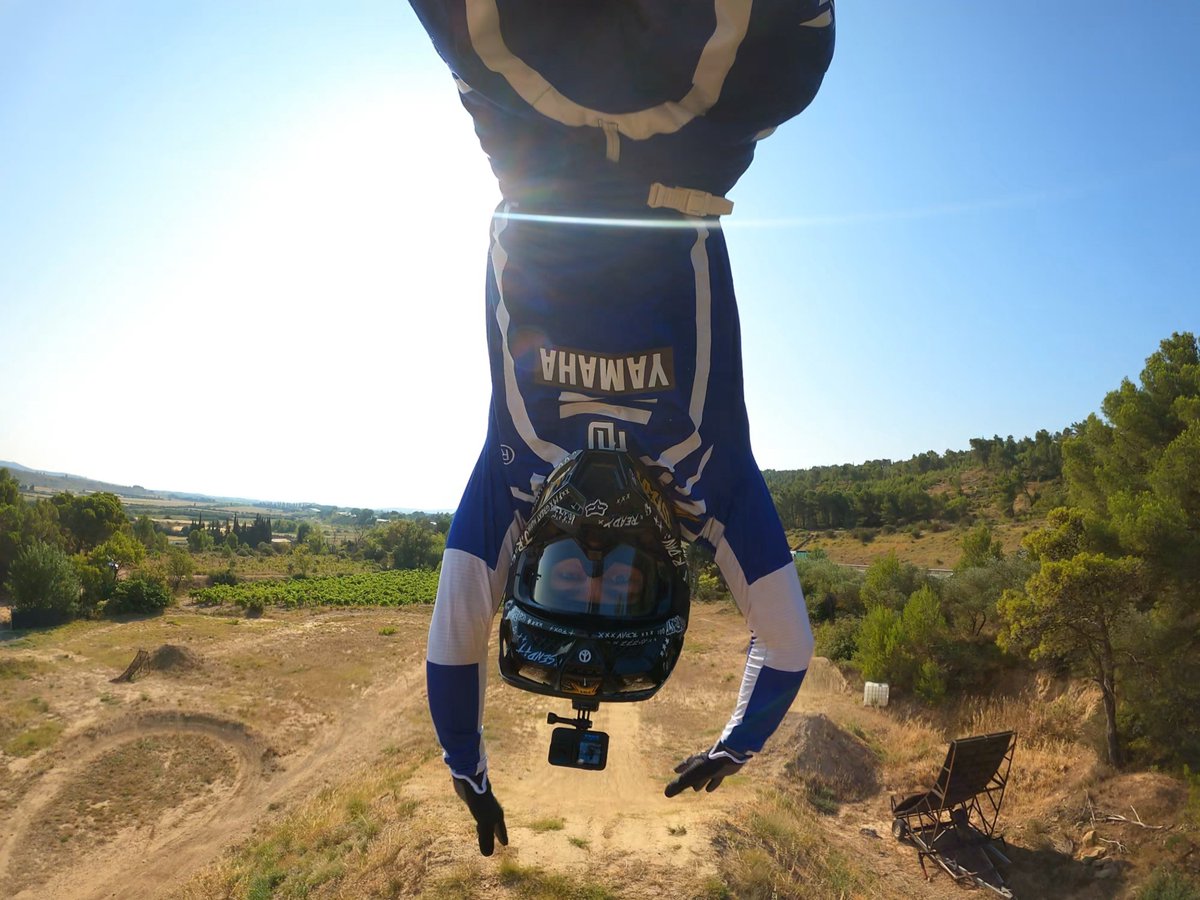 GoProUK's tweet photo. Upside down, half-way round, GoPro’s HERO10 Black will capture all david_rinaldo(IG)’s epic angles with the advanced HyperSmooth 4.0 stabilisation. 🚴♂️
Check out all of it’s epic features, here: https://t.co/zBQ2hVkr7J
#GoProUK #GoProBMX #GoProHERO10 #UpsideDown https://t.co/IdAnVVSPUL