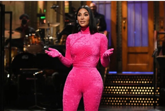 MosnarComm's tweet image. “It’s time to stop asking does Kim Kardashian West has a talent!”?? #KimKardashian #LuxuryPR 

mosnarcommunications.com/kim-kardashian…