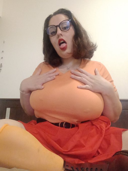 Jinkies! It'd sure be a shame if you weren't subbed to me FREE Onlyfans...  Full 26 PHOTO set is now<a href="/tag/onlyfans"class="tags"><span>#onlyfans</span></a><a href="/tag/onlyfansbabe"class="tags"><span>#onlyfansbabe</span></a><a href="/tag/freeonlyfans"class="tags"><span>#freeonlyfans</span></a>