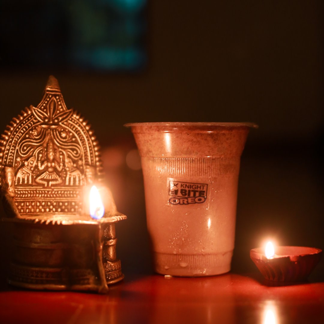 knight_bite's tweet photo. Happy Diwali! Have Good food, Good company and Good cheer.  🪔🍔❤️ https://t.co/eCb9592Pc7