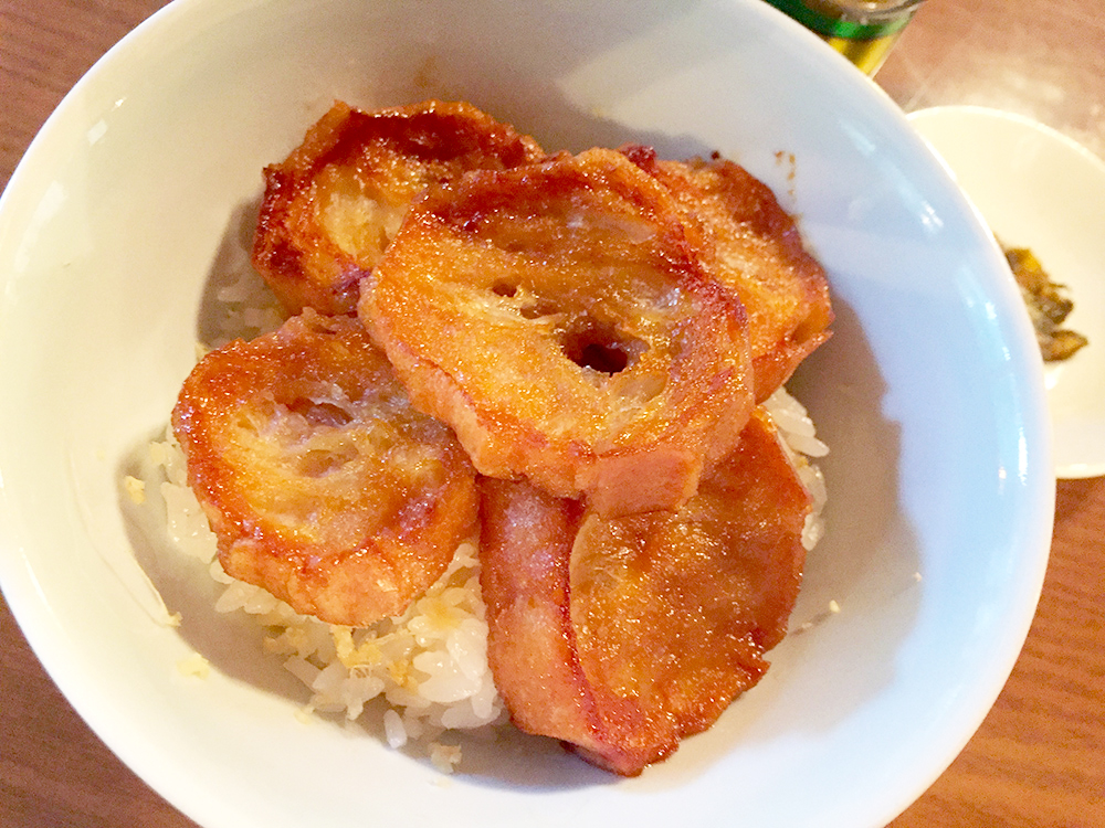 本日「秘密のケンミンショー」で放送してた「油麩丼」は登米市の郷土料理なんだ！とっても美味しいんだけど…。あたしはちょっと変わり種を紹介するね✨こちらも登米市にあるお寺cafe「夢想庵」さんの「仙台麩蒲焼丼」は甘辛ダレで焼いたお麩がご飯に合うの🍚登米市に来たら油麩丼食べてみて😉💕