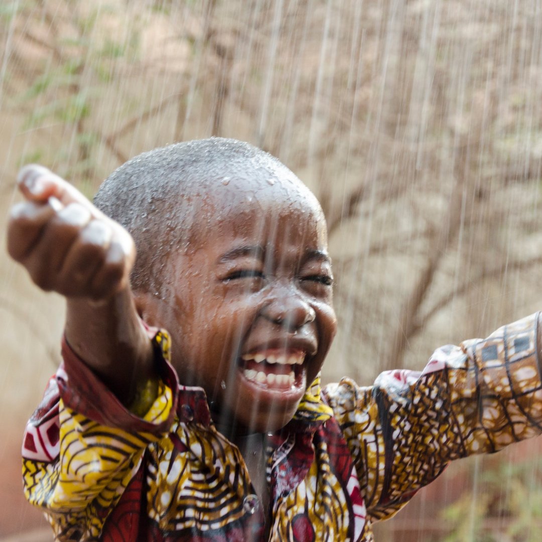 Vayenitravel's tweet image. This is exactly how we will feel when the first rains settle the dust and chase away the heat here at the moment.

#firstrains #zambesia #weshareafrica #visitzimbabwe #happiness #relief #joy #rainfall #africa #luxurytravel #experiencetravel
