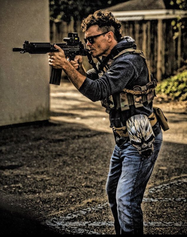 The awesome photos from the set of <a href="/ClayneCrawford/">Clayne Crawford</a> new movie The Channel #teamclayne keep coming - my favourite so far! What about you? #claynecrawford #thechannel as clayne says himself in the post - Happy Thursday! 😍❤️