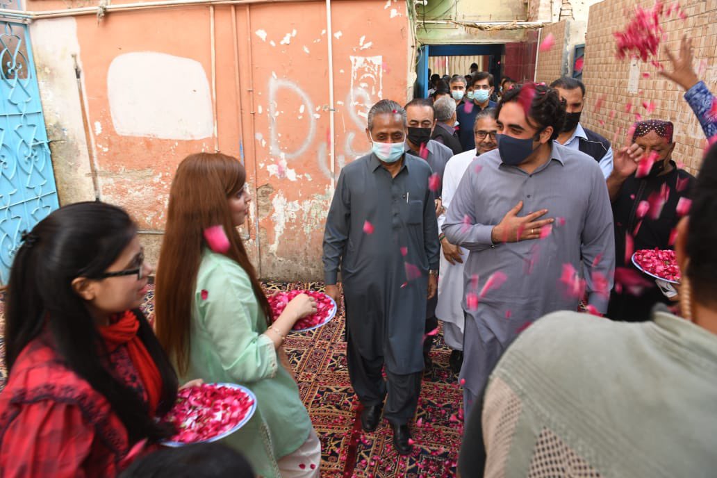 BBhuttoZardari's tweet photo. Was a great pleasure joining our Hindu community in their #Diwali celebrations today in Larkano. https://t.co/uosZ8jnkx6