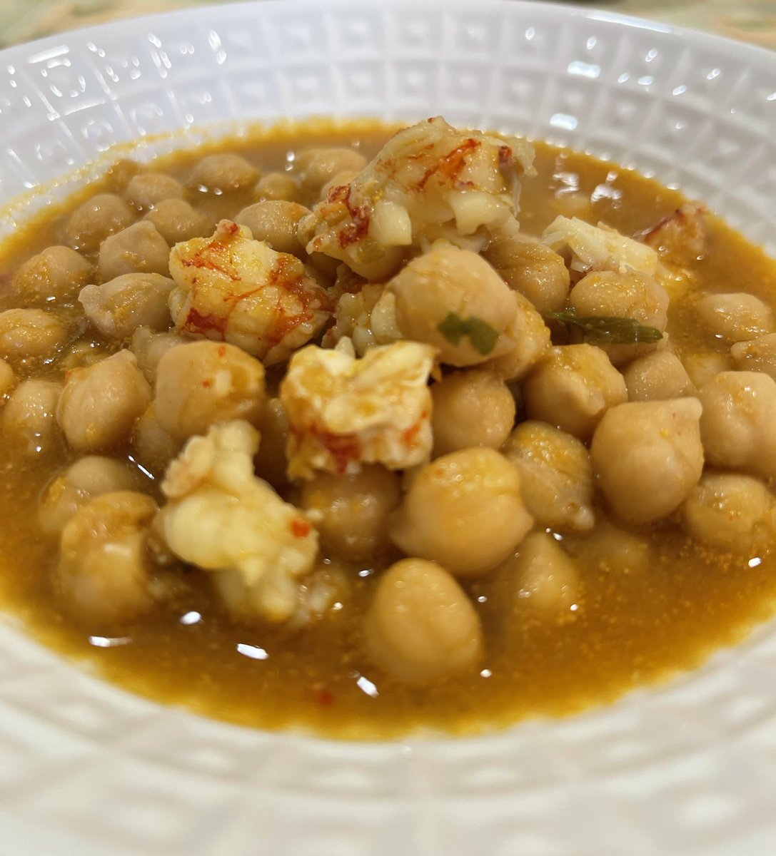 diegocamposvigo's tweet photo. @IbaiLlanos Unos buenos garbanzos con langostinos de mamá. Lujo en la Galicia profunda. Cuando quieras, te vienes a probarlos @IbaiLlanos https://t.co/4fSRjOi1JM