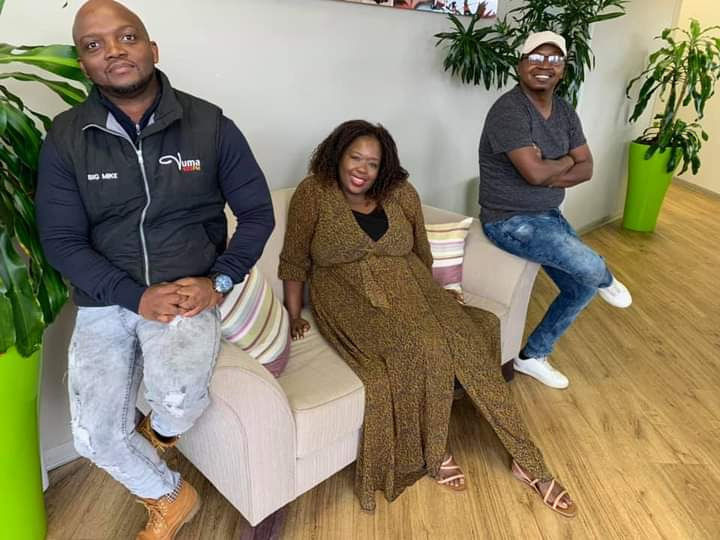 VumaFM's tweet photo. Welcome to the Thursday edition of #Vuma103Drive with Lucky Sefatsa Ngidi, Thandolwethu and Big Mike from 15:00-18:00.
#VumaFM #Vuma103Drive https://t.co/VfF5GbDNPq