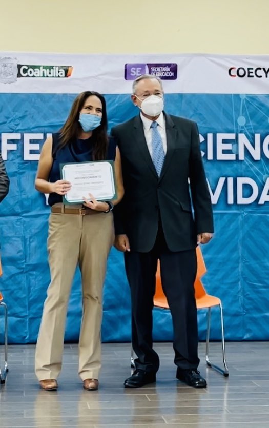 ELISANARES's tweet photo. Prof.Higinio González C. @HiginioGlzC 
Un hombre comprometido con la educación, un gran líder con ejemplo y dedicación.
Tuve la dicha de conocerlo y siempre me dió su apoyo, reía cuando me veía pues sabía que algo se me había ocurrido.
Lo extrañaremos mucho.
Descanse en paz. https://t.co/c94S3jFM7q