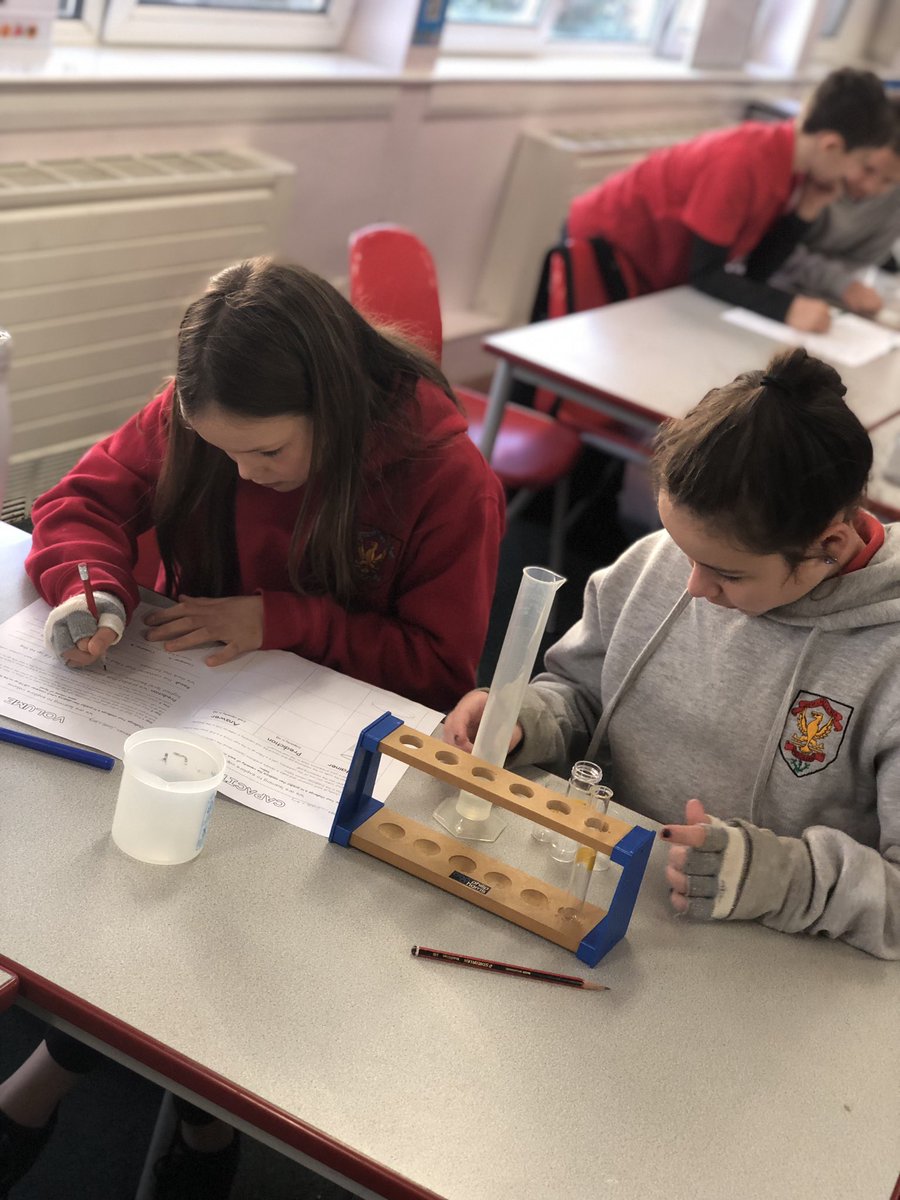 MidCalder_PS's tweet photo. P6 working on measurement and looking at volume and capacity. They made predictions and then used measurement cylinders to see if their predications were correct. Great work P6! #MCPSP6 #Measurement #Volume #Capacity #BeyondNumber @WLmaths @WL_STEM https://t.co/RCp8mXiadE