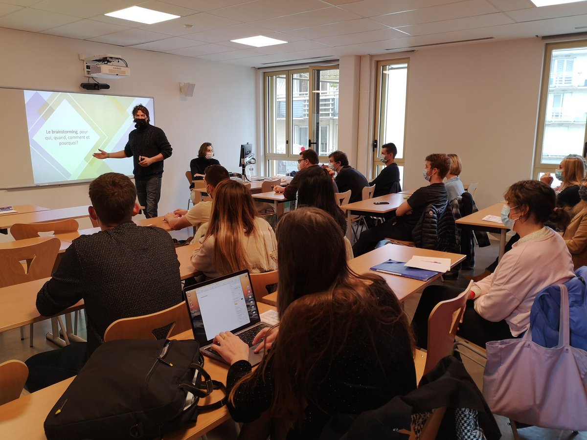 URCA_Incubateur's tweet image. #start&amp;amp;up2021 innover c&apos;est a la base être creatif : les methodes et astuces pour devenir creatif! Salle comble pour cet atelier participatif !