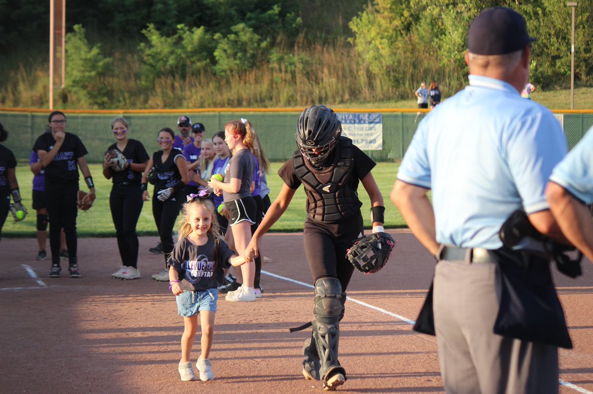 BEChieftainsSB's tweet photo. This years winner of the Metro Coaches Rick Gilbride Sportsmanship Award and our Emily Garcia Award was our very own Chieftain Ati Rodriguez @atirodriguez4 so proud of you and Well Deserved! Congratulations! https://t.co/gr3HKdAZzb