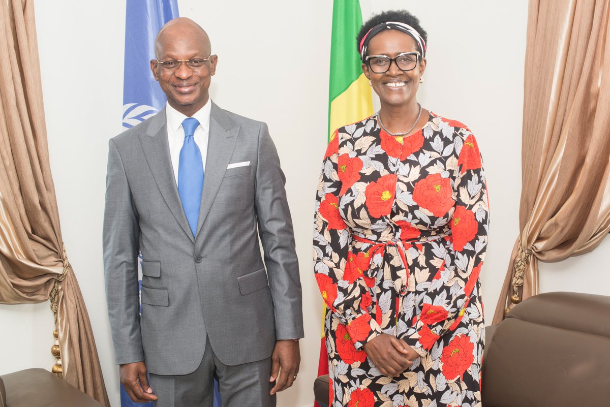 OnuSenegal's tweet photo. Riches échanges entre @Winnie_Byanyima, Sous-Secrétaire Général des Nations Unies et Directrice Exécutive d'#ONUSIDA, l'Équipe Pays d'@OnuSenegal🇺🇳et les Chefs d’Agences co-sponsors d'ONUSIDA, pour le renforcement des financements et des interventions.
👉https://t.co/RaCCC9C3Es https://t.co/UbLNNUYwVF