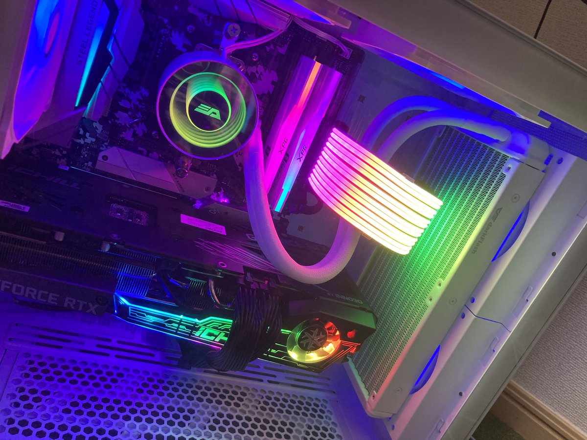 renichandayo's tweet photo. 次シーズンはEスポやるかどうかはまだ未定ですが…
なんもなんと…新しいpc買っちゃいました…(´﹃｀)
@GloriaLuchaPC
サポートも手厚くて相談にもいっぱい乗って頂けました…
なにより…カッコイイ…配線もめちゃくちゃ綺麗だし…
厨二心くすぐられる感じにしてもらいました…
ありがとうございます！ https://t.co/kAss9GvDF5