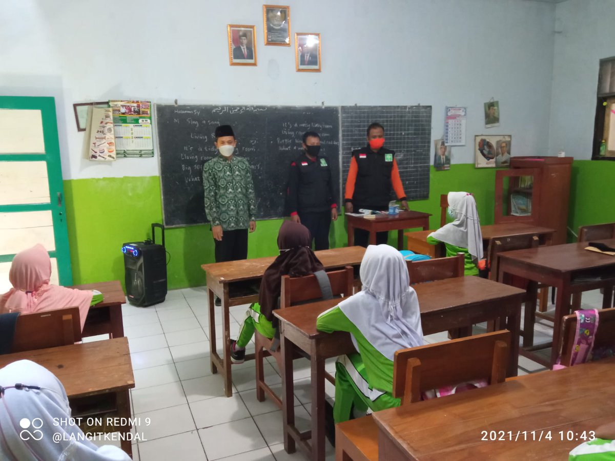 Kamis 4 November 2021

 LPBINU Kendal melaksanakan giat
Sosialisasi Protokol Kesehatan kepada 224 Siswa di MI NU 04 Desa Kumpulrejo Kecamatan Kaliwungu Kabupaten Kendal. {4/11}
<a href="/muzamilmahmud/">muzamil</a> <a href="/PPLPBINU/">LPBINU Indonesia</a> <a href="/pwlpbinujateng/">LPBI PWNU JATENG</a> <a href="/fuaddminutes/">fuadNow</a> <a href="/azizwahid/">Aziz Wahid</a> <a href="/Nieckma3/">Nieckma</a> @bpbdkendal