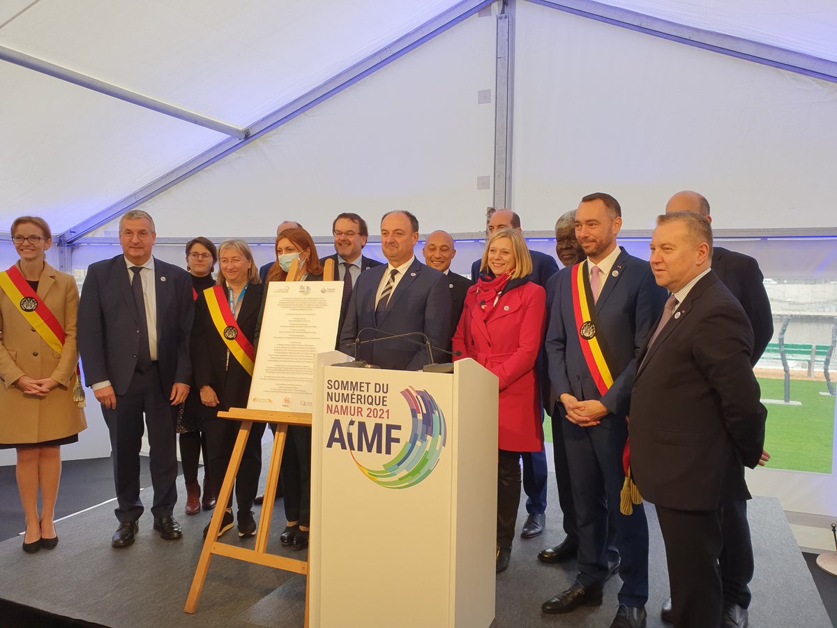 [#Francophonie #Numérique] Inauguration du "Square de la Francophonie" à #Namur. Magnifique espace au cœur de la capitale wallonne, au confluent de la Sambre &amp; de la Meuse, mettant en exergue la diversité de la #Francophonie ! #AIMFNamur2021