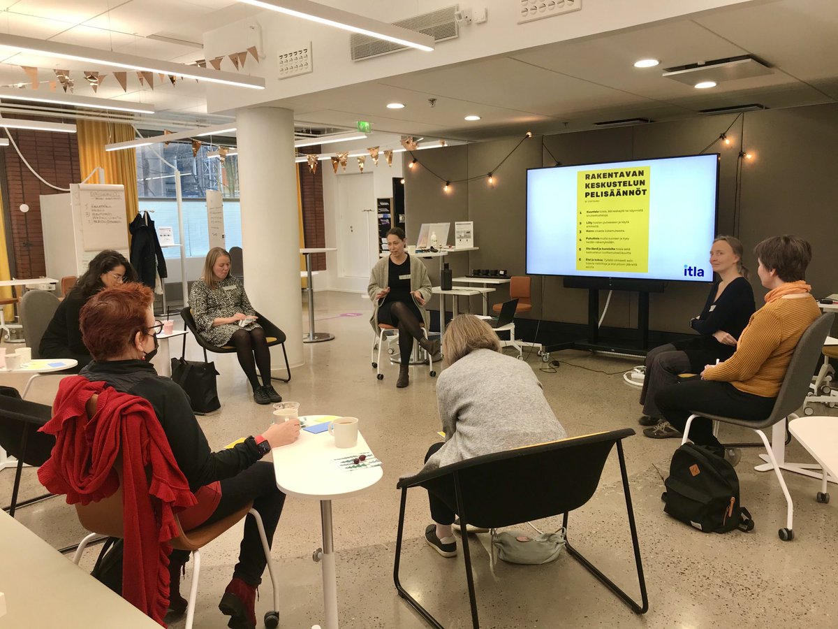 Kestävä tulevaisuus ja nuorten &amp; lasten hyvinvointi -briljantista dialogista nauttimassa @Työ2piste0Lab kunnat, säätiöt, valtion tutkimuslaitokset paikalla👌 ⁦⁦@ItlaSaatio⁩ ⁦<a href="/haggmananna/">Anna Häggman</a>⁩