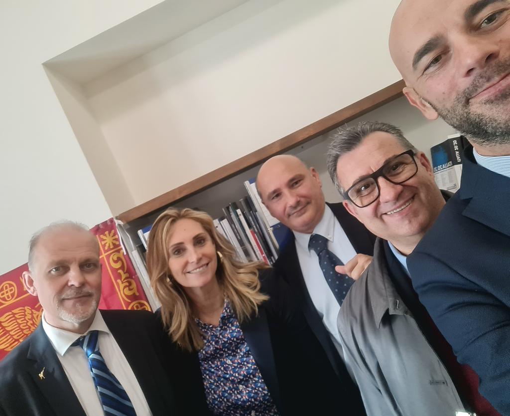 assprodida's tweet photo. Un ringraziamento agli onorevoli @cripatelli e @info_germano , della VII Commissione Cultura, per l'attenzione e la considerazione rivolta ai #Mandatari di @SIAE_Official
#ildirittodichicrea
#dirittodautore
#arte #cultura #spettacolo https://t.co/rjKGpvupDg