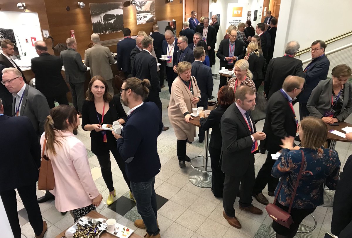 Kuntajohtajat sosiaalisina: kahvilla ja some-työpajassa #kuntajohtajapäivät2021. Ilo olla mukana melkein viimeisenä työtehtävänä ⁦<a href="/Kuntaliitto/">Kuntaliitto | Kommunförbundet</a>⁩. #kuntajohtajat #viestintä