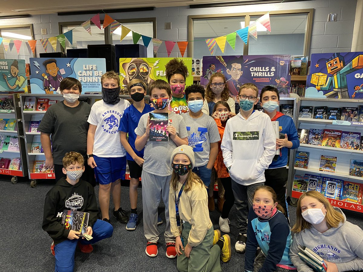 MrsCowski's tweet photo. I may have shed a tear this morning- this amazing fifth grade class pooled their leftover money to help a friend get a book he really wanted at the @Scholastic book fair. These kids are such #EmpatheticCollaborators and #CourageousLeaders! @FTWoodfillES @FTSchools https://t.co/SROh6hW5Bi