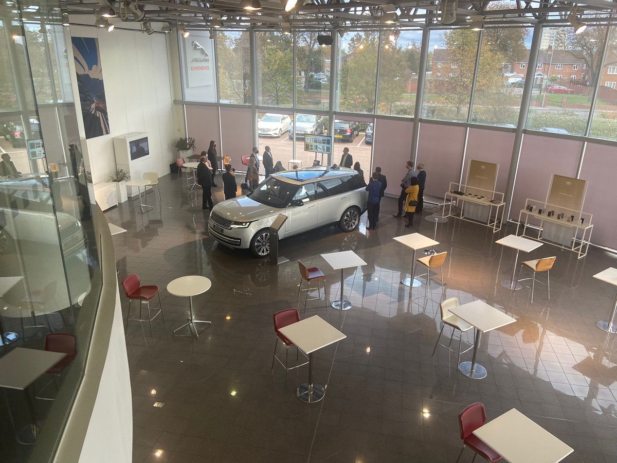 We have had a rather special visitor with us this week. It's been like hosting a celebrity. 

#rangerover #newrangerover