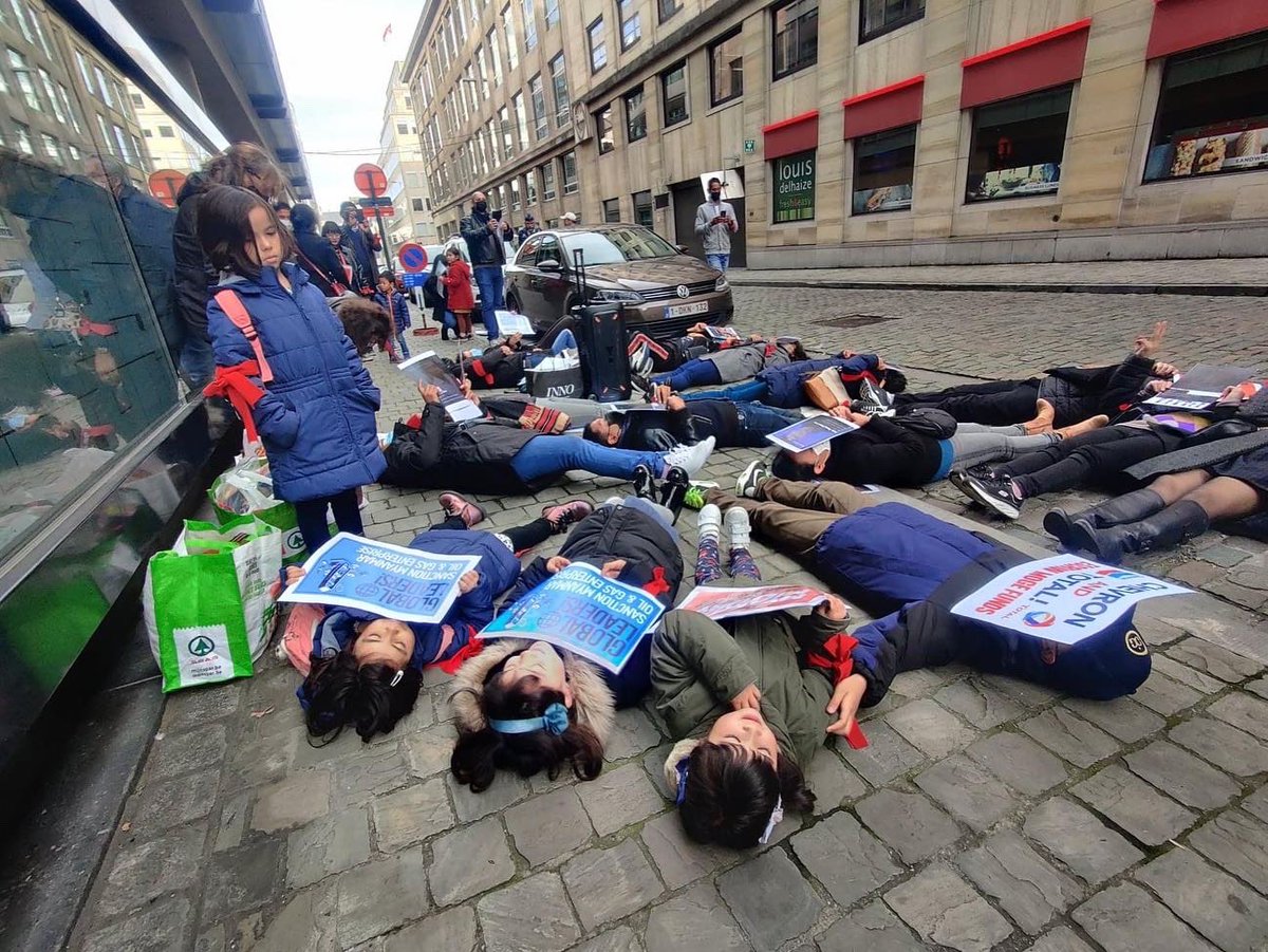 GMSR22222's tweet photo. On October 31, Grassroot actions of GMSR x BMC, about 35 Burmese and Belgian nationals protested in front of Total Energies headquarters in Brussels, Belgium. The protestors demanded Total Energies freeze all payments to Junta and save Myanmar. https://t.co/SiWnHwEOlL