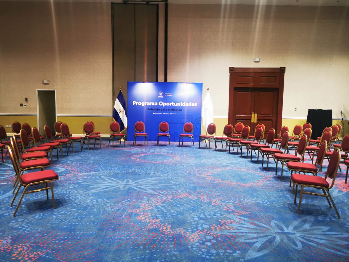 RolandoCastroSv's tweet photo. Este día será la reunión empresarial, donde asistirán representantes de más de 200 empresas que salen al encuentro del #programaoportunidades programa visionario liderado por el Presidente @nayibbukele donde romperemos el estigma laboral de jóvenes de 18 y adultos de 40 años https://t.co/ZgLM3CTdsJ
