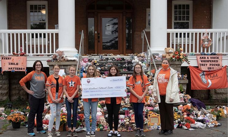 Haldimand Heat teams donate to Save the Evidence campaign
sachem.ca/news-story/105…