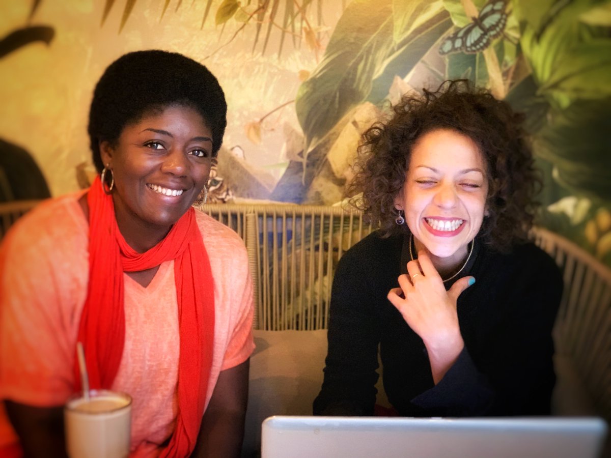 Matkaline's tweet photo. Coaching digital au sommet, @ElisabethKounou (la coach) et @SAbouav. 😅
#coach #coachdigital #artiste #amitié https://t.co/vz19g8w5Gp