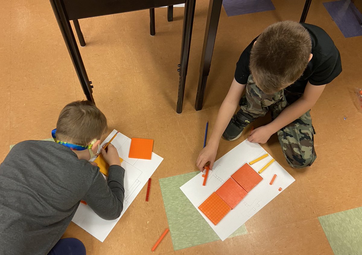 Burt412's tweet photo. Base Ten Robots! ⁦@paradiseelem⁩ ⁦@NLESDCA⁩ https://t.co/W7kMc4A4O6