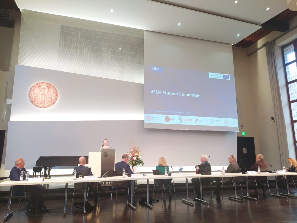 UniWarszawski's tweet photo. – 4EU+ to sojusz uczelni badawczych. Jako studenci chcielibyśmy mieć łatwy i otwarty dostęp do bibliotecznych zasobów online naszych uczelni. To kluczowe w rozwoju kariery naukowej – mówiła @JuliaKostro ze Student Committee @4EUplusAlliance, studentka #UW. https://t.co/GeR0MvpLEP