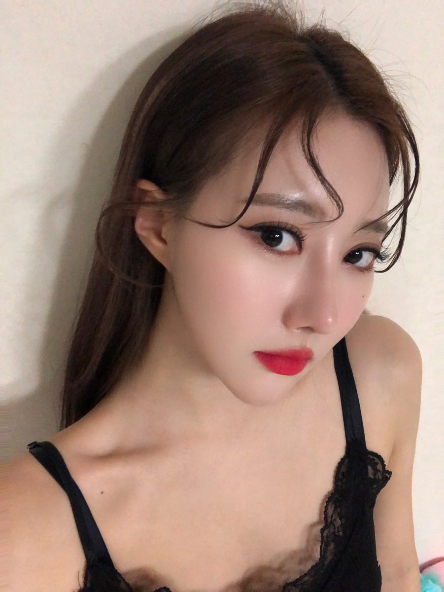 PURPLEBECK1's tweet photo. GoodNight Beckies🌙
.
.
.
#purplebeck #퍼플백 #세연 #seyeon #goodnight🌙 https://t.co/rbLYugfspQ