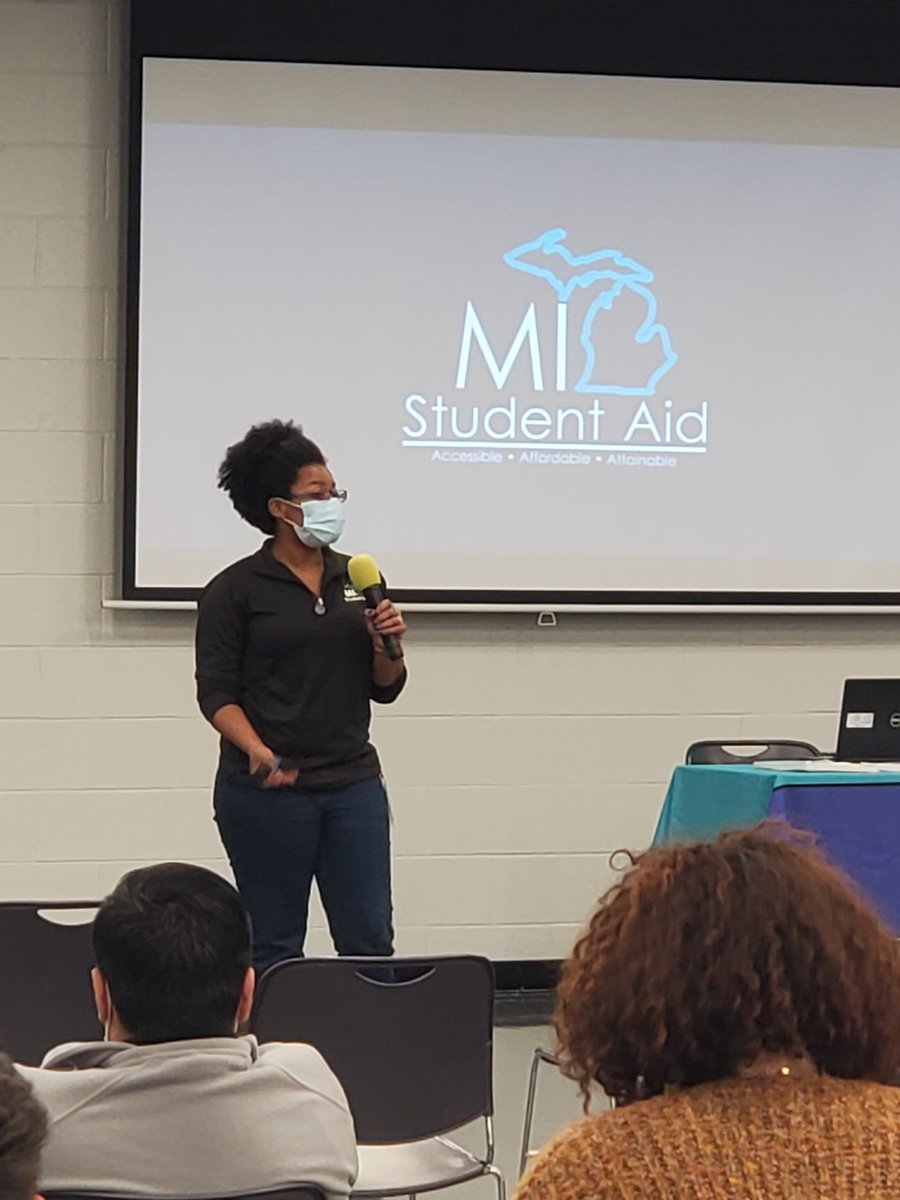 Randolph_CTC's tweet photo. Show me the money... educating our students on the different sources of Financial Aid that is available to them! #WeAreCollegeandCareerReady #RandolphCollegeDay #Loved #Challenged #Prepared https://t.co/mPXY9NMOWt