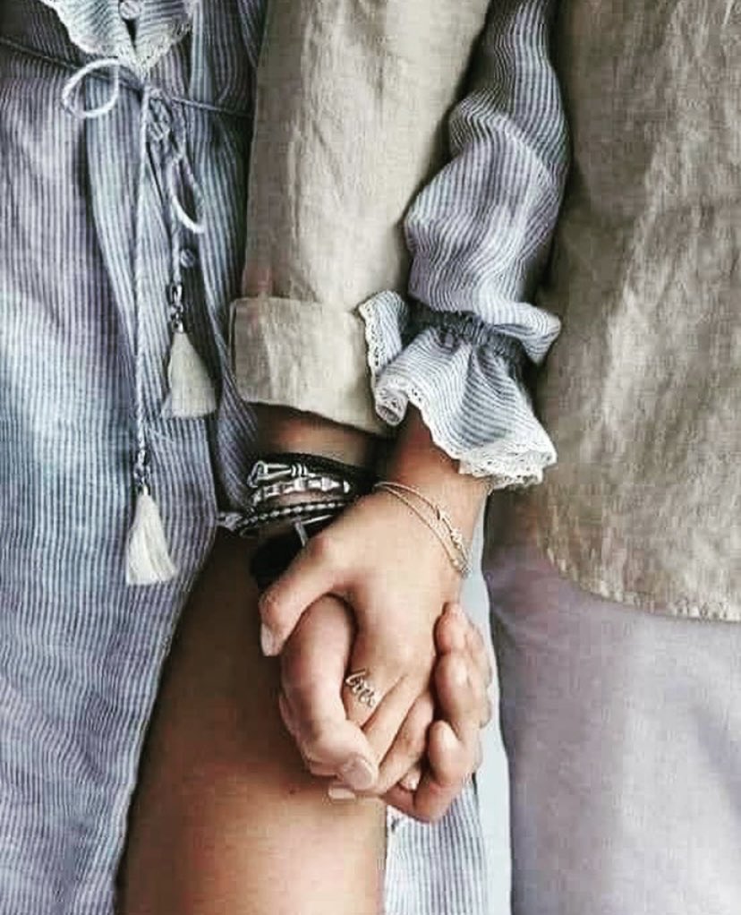 Gab1guz33's tweet photo. Tu pareja es tu aliado, cómplice, ese equipo en el que siempre puedes confiar. Elige bien ya que pone la música en tu camino. #frases #pareja #amor https://t.co/bgS3d0zdTd