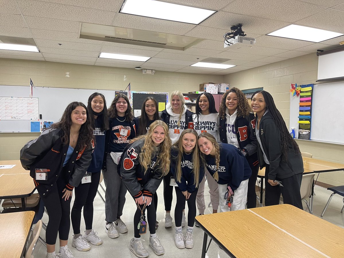 BrandeisVB08's tweet photo. All smiles this morning as our varsity takes time to mentor our #futureBRONCOS!! @geriberger08 @BroncosBrandeis @CBruce07197764 @NHS_Brandeis @KSMSCounseling @NISDStinson @stinsonprincess https://t.co/X8sfGzztKR