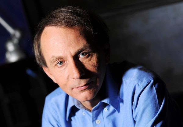 Michel Houellebecq: il nuovo romanzo dal 7 gennaio.
Usciremo in contemporanea con la Francia con il romanzo di cui Houellebecq ha curato ogni aspetto dell’edizione. Con <a href="/Ed_Flammarion/">Editions Flammarion</a> <a href="/lanavediteseoed/">La nave di Teseo</a> condividerà lo stampatore (italiano), la rilegatura, il tipo di carta.
1/2