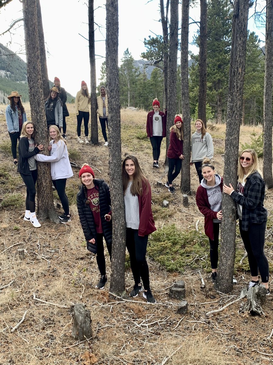 KUBearsWBB's tweet photo. Good morning from Montana! Day 1 is in the books. Practice, a long scenic drive and a great time spent in Red Lodge, MT. And of course, tons of photo opps. On to Day 2, as we continue to make memories. #KUWB💛🐻🏀 https://t.co/P2Wqt9q4E0