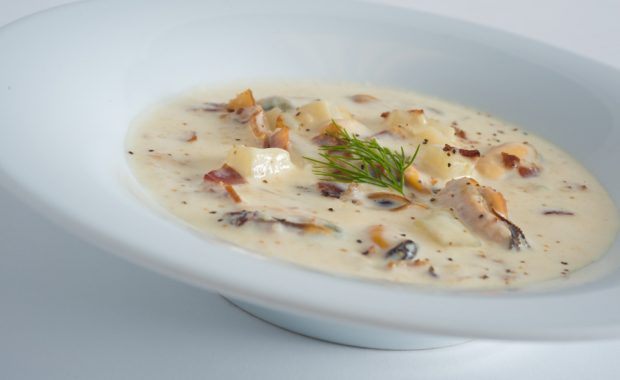 pei_seafood's tweet photo. If we give you our #secretrecipe for #MusselChowder can we stop over for a little takeout?
Add a little Island to your life.
https://t.co/ZF8xDJsbqJ
#Seafood #PEISeafood #DeliciousSeafood #SustainableSeafood #HealthySeafood #PEI https://t.co/7f6CxDHRQC