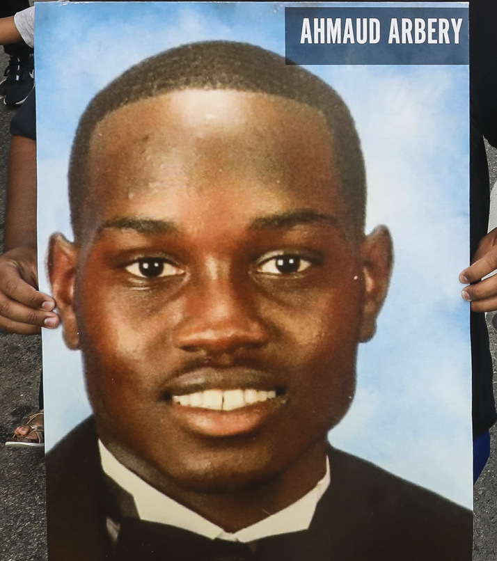 ajplus's tweet photo. The judge in the #AhmaudArbery trial will not change the jury, despite admitting Arbery's killers' lawyers used "intentional discrimination" to reject Black jurors.

11 of 12 jurors are white.

Arbery's aunt called it "another of the injustices that we see here in Glynn County." https://t.co/63IbDqnqDd