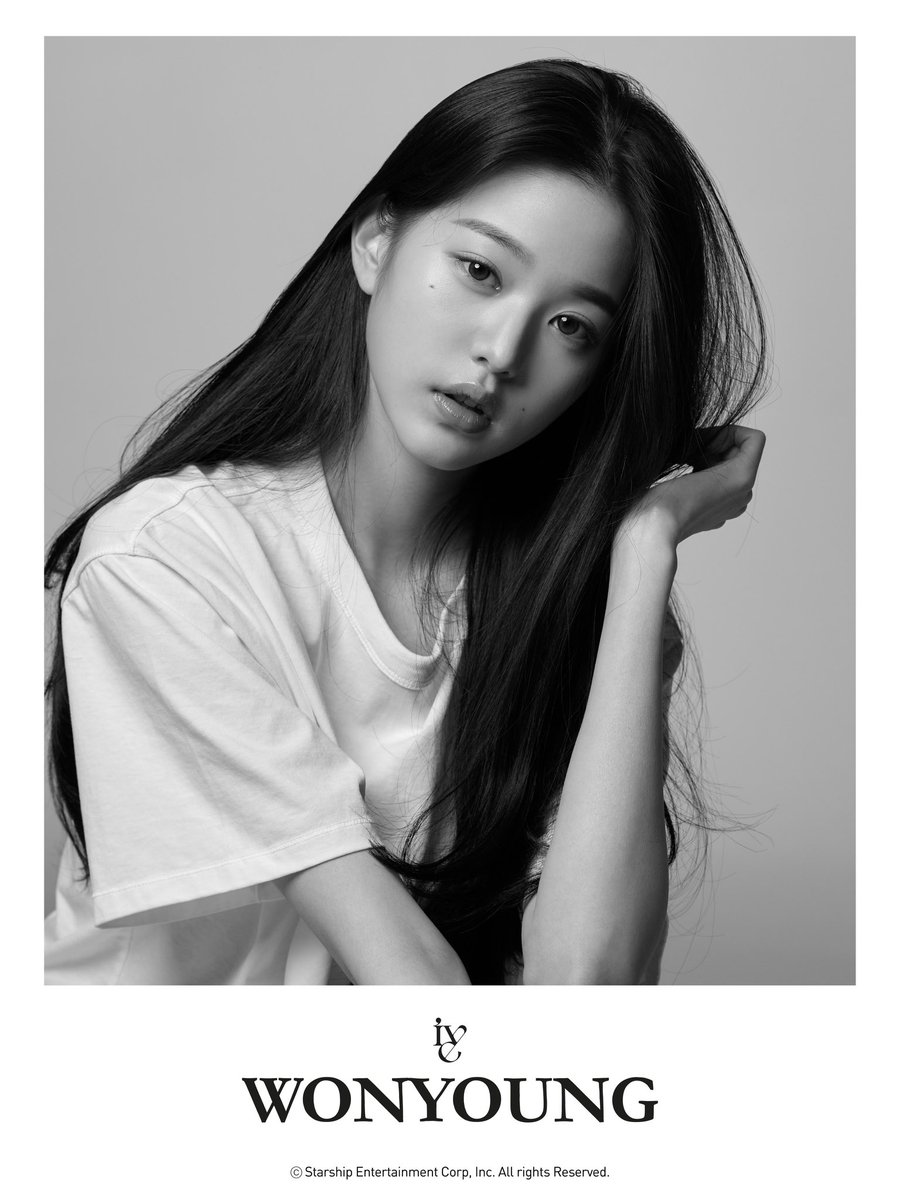 wonyounghouseTH's tweet photo. น้องวอนยอง IZ*ONE            น้องวอนยอง IVE 

เติบโตมาอย่างดีเลยนะคนเก่ง 🐰🪄
#WEHAVE_WONYOUNG #IVE https://t.co/H3M3wwvPX2