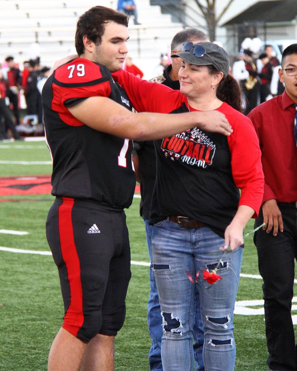 LamarTigersFB's tweet photo. Our Senior of the Week is Konnor Jordan 79!

Favorite Thing About the Season so Far?
The friendships &amp; hard work. This is the first team I’ve played for that makes me work hard and feel apart of a family out of the 4 high schools I’ve been to. This team is by far my favorite.🐅🏈 https://t.co/hYBCcR59ci