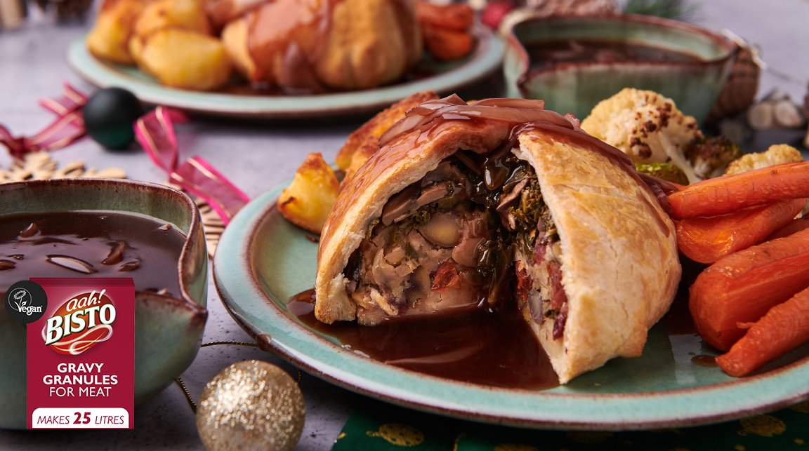Research from <a href="/PremierFoods_FS/">Premier Foodservice</a> revealed that a third of consumers like to try new food on Christmas Day. The Premier Foods chefs have created a range of delicious dishes including this Chestnut and Butterbean Wellington and Port and Cranberry Gravy pilgrimfoods.co.uk/christmas-insi…