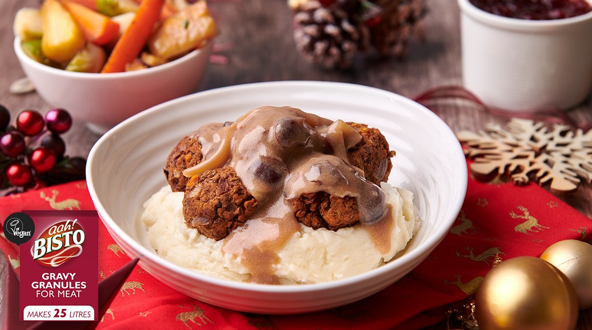 Eating out at least once over the Christmas period is important for 56% of consumers. To help chefs prepare <a href="/PremierFoods_FS/">Premier Foodservice</a> has created a range of festive dishes including these Lentil and Kidney Bean Balls with Creamy Cranberry Gravy >> pilgrimfoods.co.uk/christmas-insi…