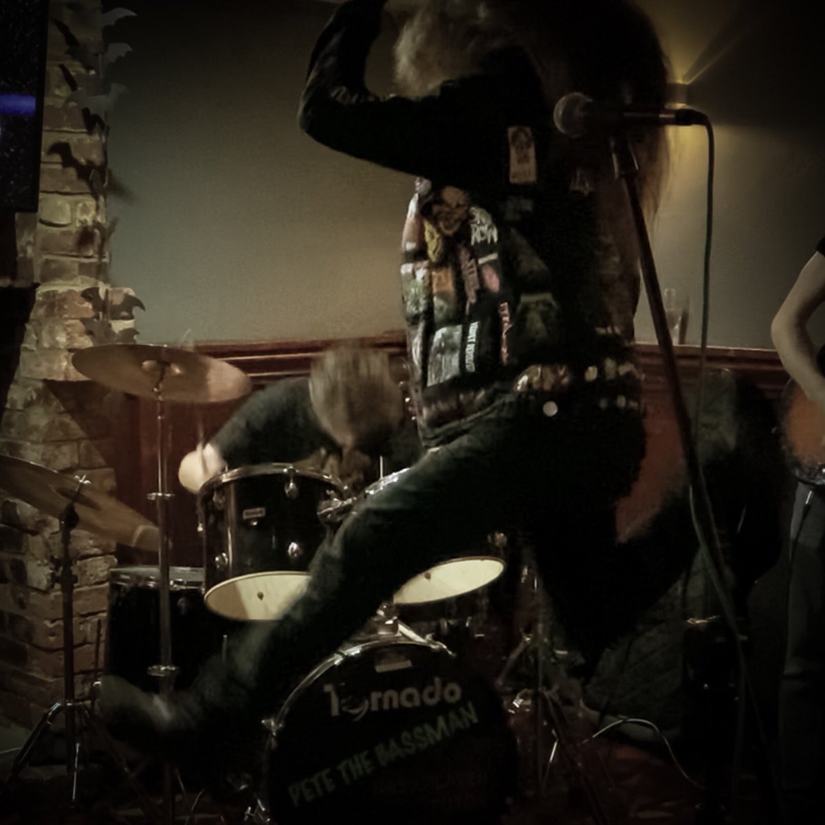 UDestiny_Band's tweet photo. Might as well jump... https://t.co/bFQp7lJYSu