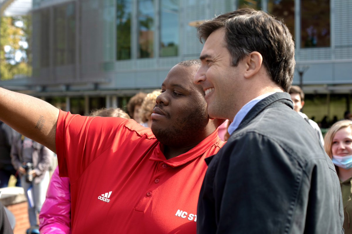 JeffJacksonNC's tweet image. Thank you NC State! Over 200 of you joined us for one of our best town halls yet.

We talked about student debt, small business growth, bringing the ag community into the climate coalition, women in STEM, the pink tax, and Wu-Tang (forever).