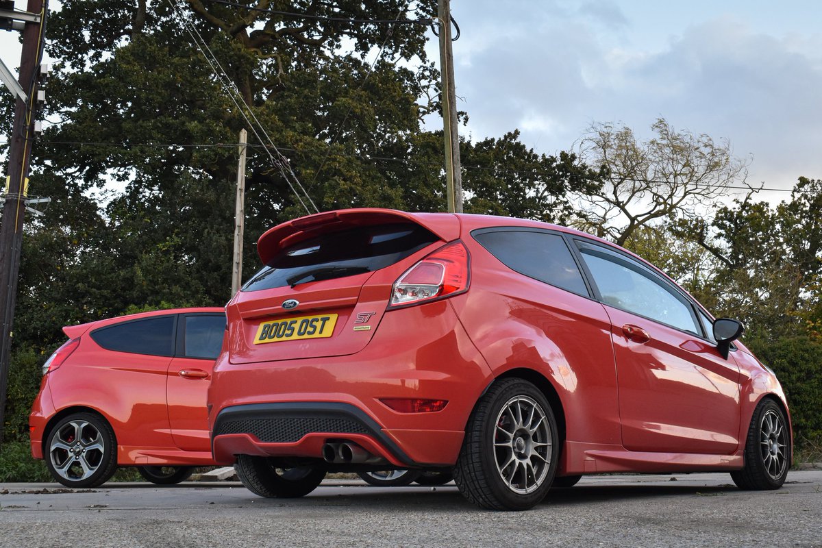 worthreviewing's tweet photo. Last weekend I met up with Chris from @PocketRockets_ in his Fiesta ST! I do love a good car photoshoot! 📸 The two Molten Orange ST's look awesome together, although it looks more like red in the photos... Oh well, it looks more orangey when the sun's out! https://t.co/4waouT65N1